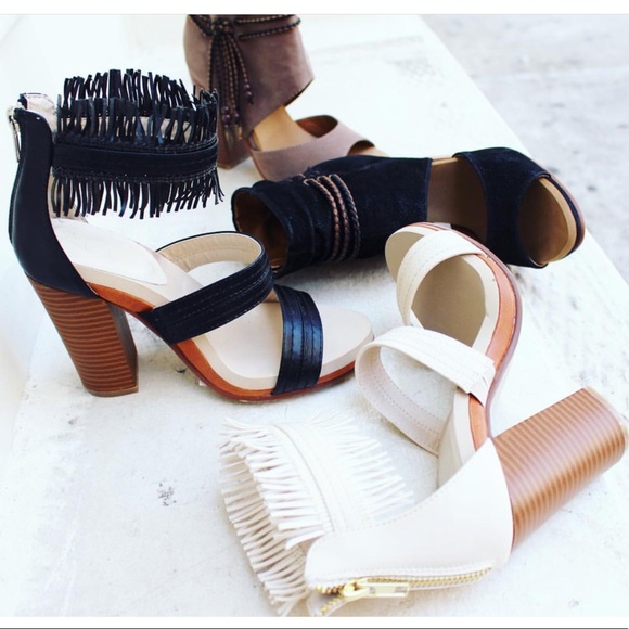 Bone Cream Chunky Heel Fringe Cuff Ankle Sandal - Picture 2 of 4